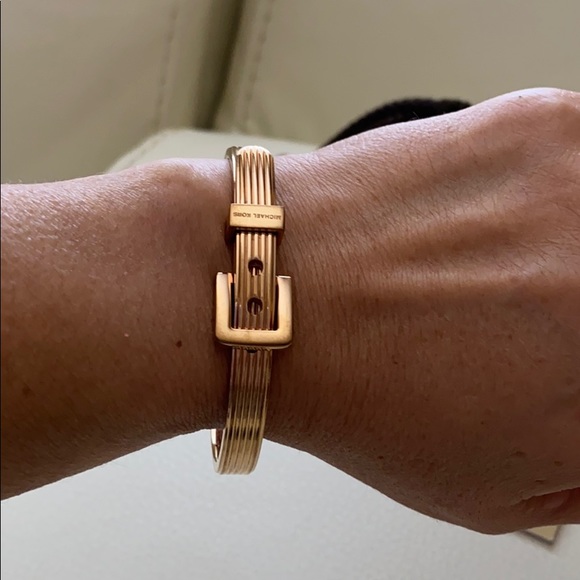 Michael Kors  Rose gold. Bracelets - Picture 6 of 8